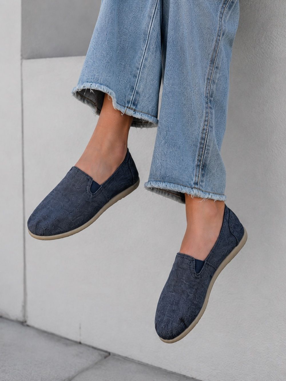 Airwalk  Shoes Women's Blue Boho Slip On Stretch Canvas Side Size 8,5 See Notes